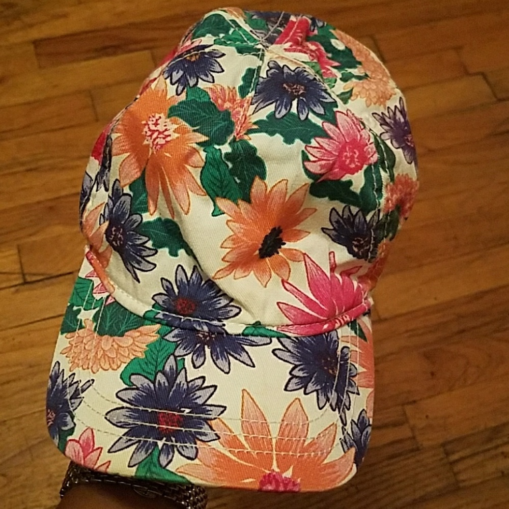 Old Navy childs hat in a size L